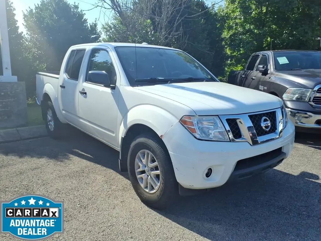 2017 Nissan Frontier SV — photo 1 of 32