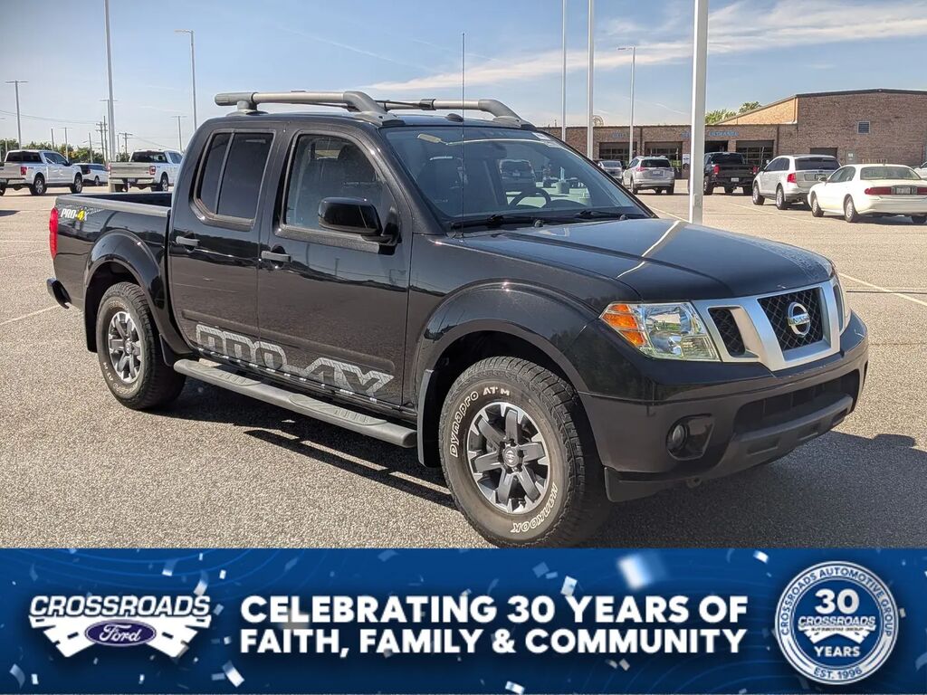 2020 Nissan Frontier PRO-4X — photo 1 of 18