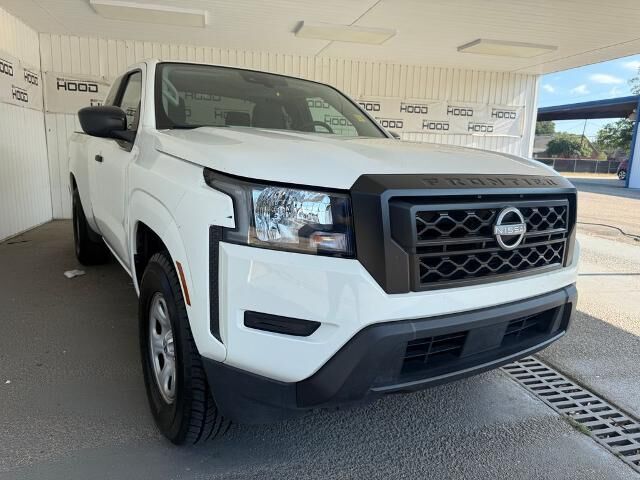 2024 Nissan Frontier S — photo 1 of 13