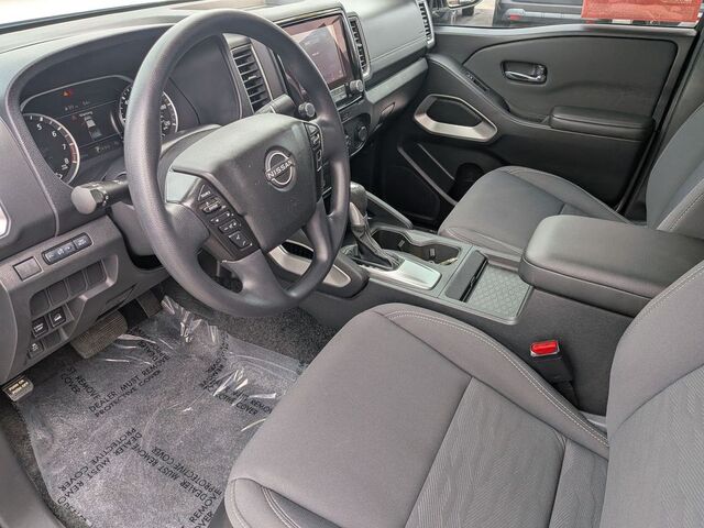 2024 Nissan Frontier SV — photo 1 of 12