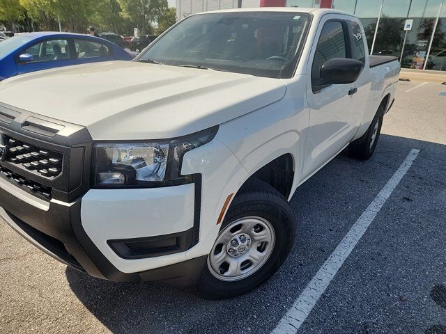 2025 Nissan Frontier S — photo 1 of 2