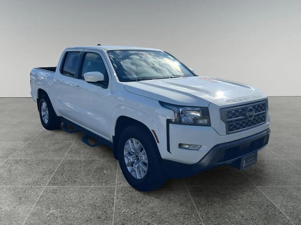 2024 Nissan Frontier SV — photo 1 of 13