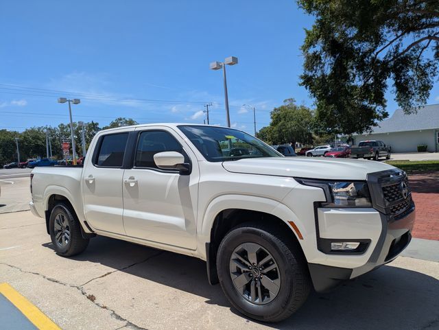 2025 Nissan Frontier SV — photo 1 of 13