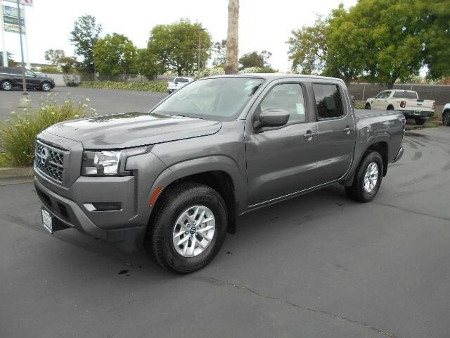 2024 Nissan Frontier S — photo 1 of 13