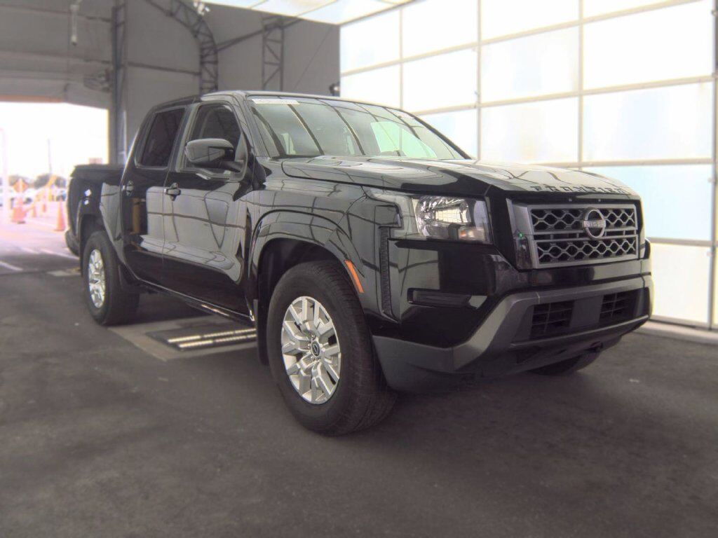 2022 Nissan Frontier SV — photo 1 of 8