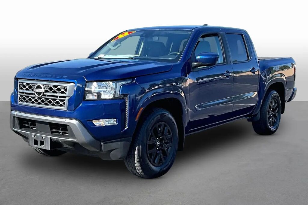 2022 Nissan Frontier SV — photo 1 of 2