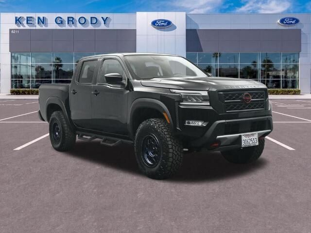 2023 Nissan Frontier S — photo 1 of 13