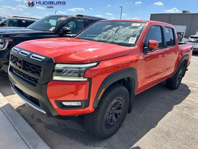 2025 Nissan Frontier PRO-4X — photo 1 of 26