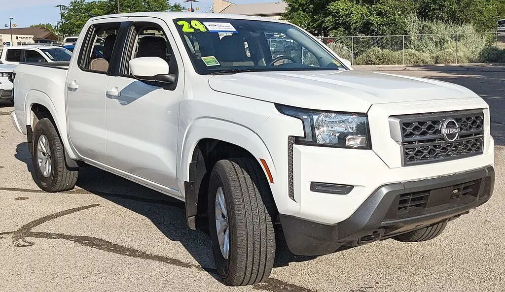 2024 Nissan Frontier S — photo 1 of 19
