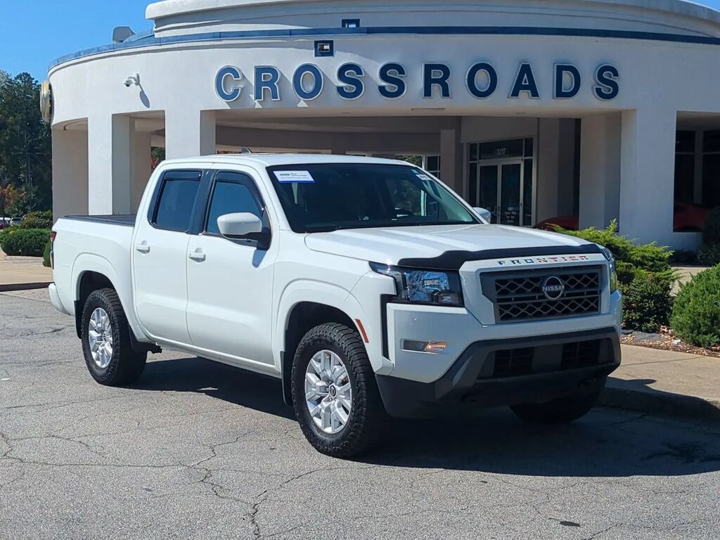 2022 Nissan Frontier SV — photo 1 of 13