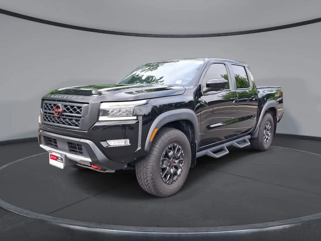 2023 Nissan Frontier PRO-4X — photo 1 of 26
