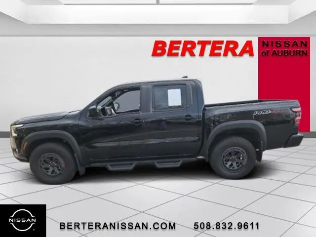 2025 Nissan Frontier PRO-4X — photo 1 of 13