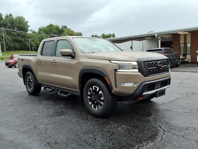 2022 Nissan Frontier PRO-4X — photo 1 of 13