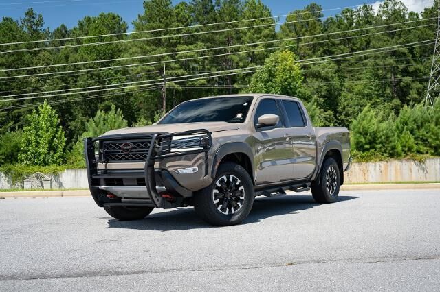 2023 Nissan Frontier PRO-4X — photo 1 of 26