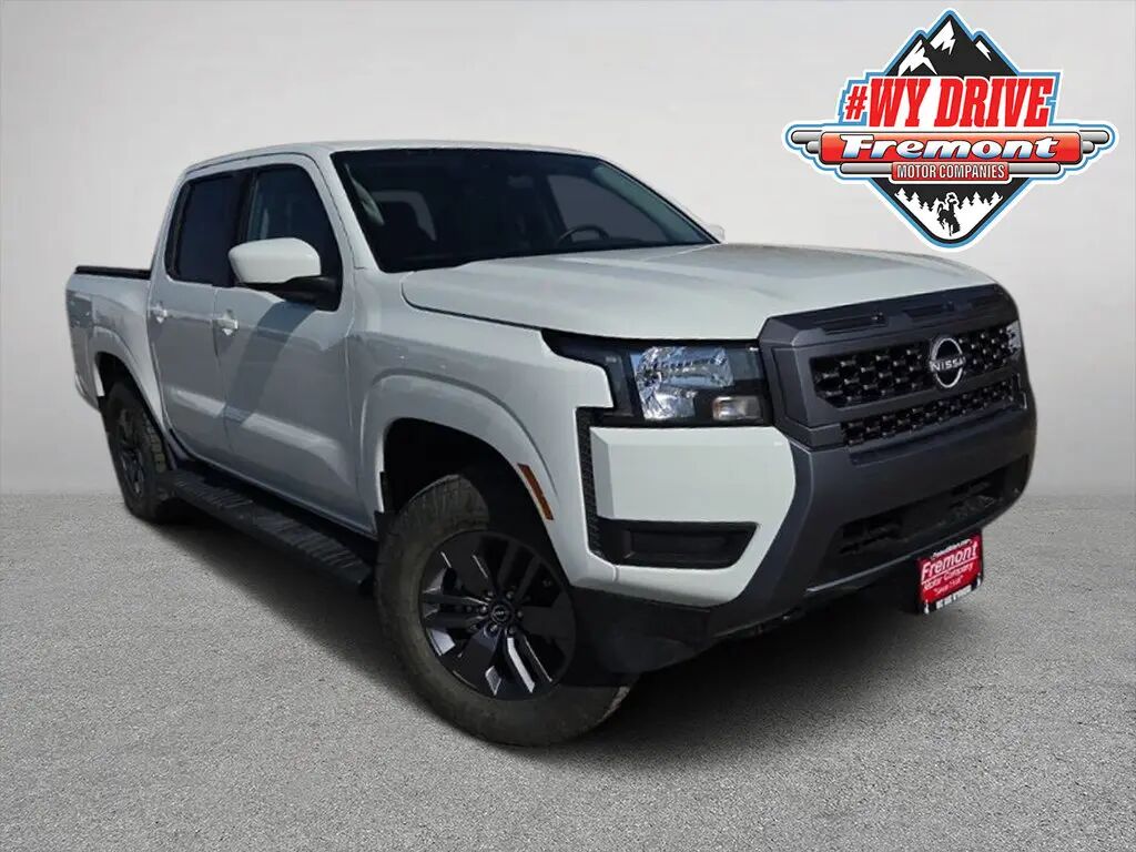 2025 Nissan Frontier SV — photo 1 of 13