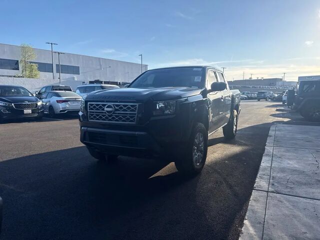 2023 Nissan Frontier SV