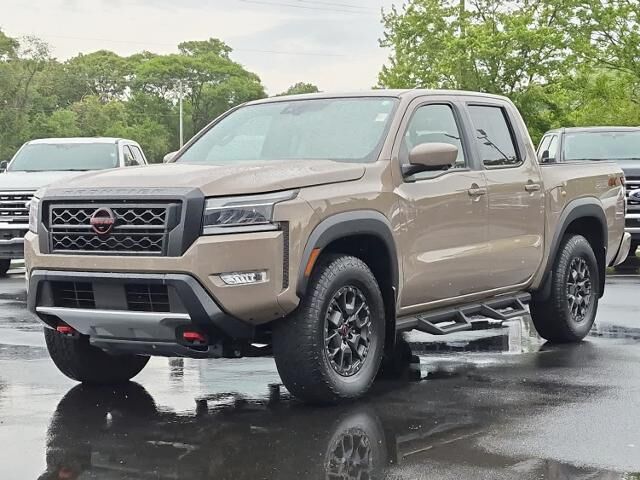 2023 Nissan Frontier PRO-4X — photo 1 of 39