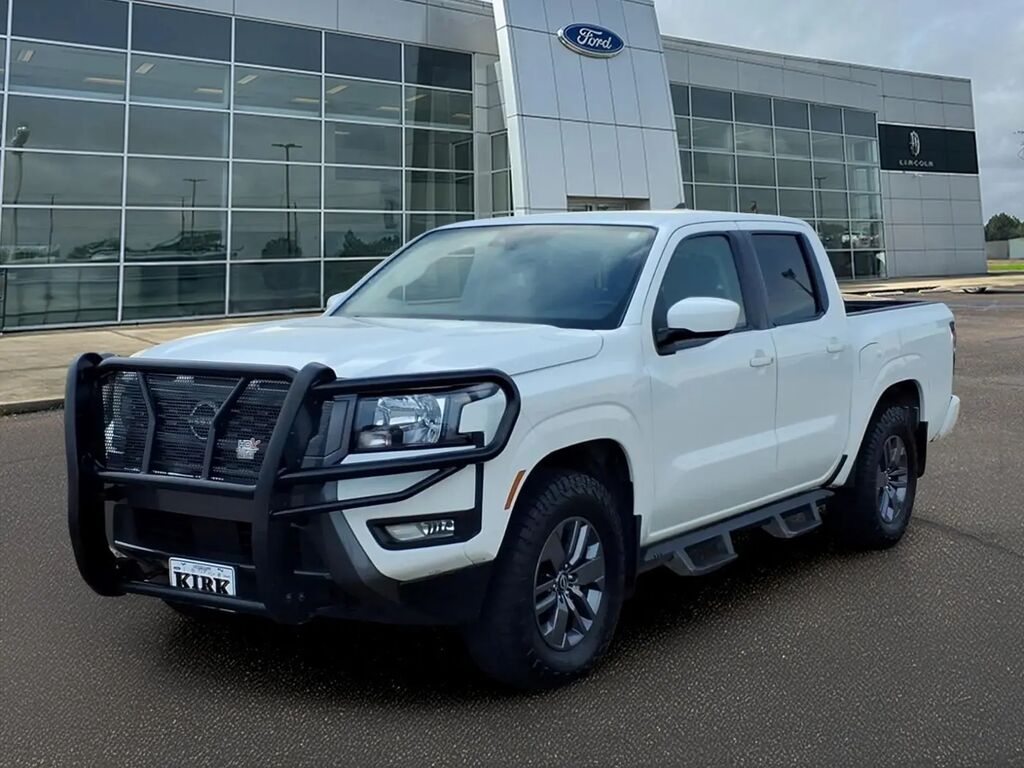 2025 Nissan Frontier SV — photo 1 of 13