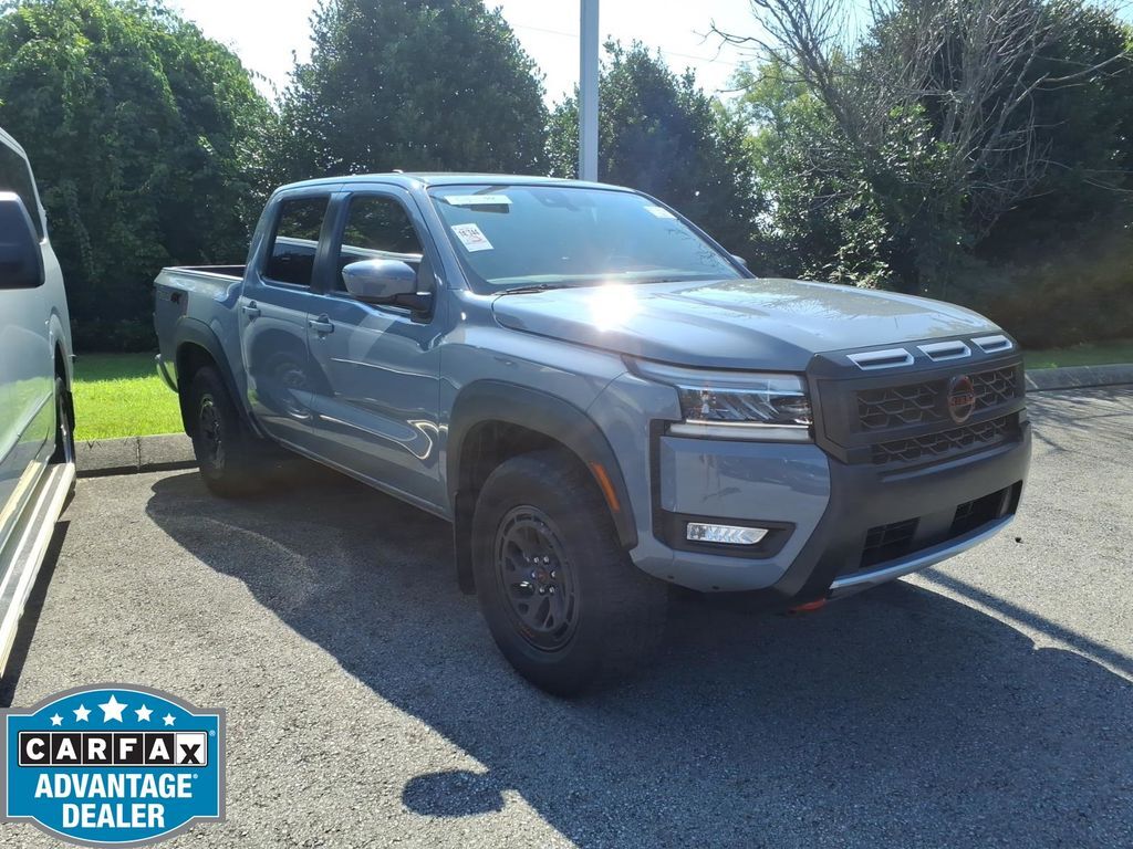 2025 Nissan Frontier PRO-4X — photo 1 of 13