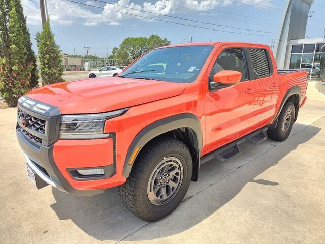 2025 Nissan Frontier PRO-4X — photo 1 of 26