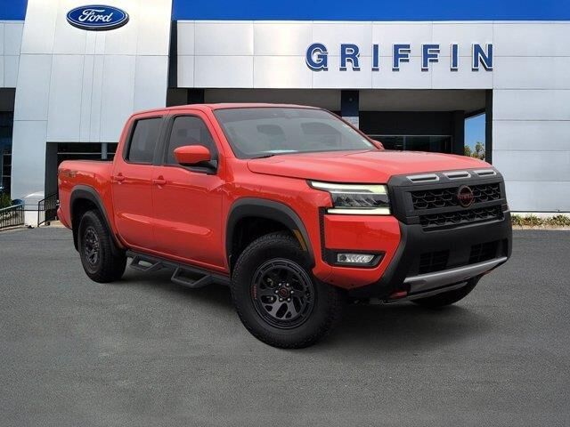 2025 Nissan Frontier PRO-4X — photo 1 of 13