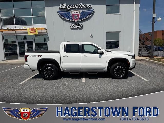2023 Nissan Frontier PRO-4X — photo 1 of 13