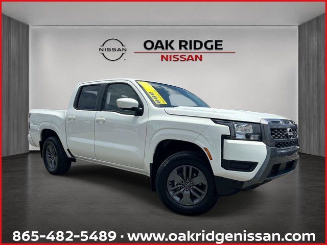 2025 Nissan Frontier SV — photo 1 of 13