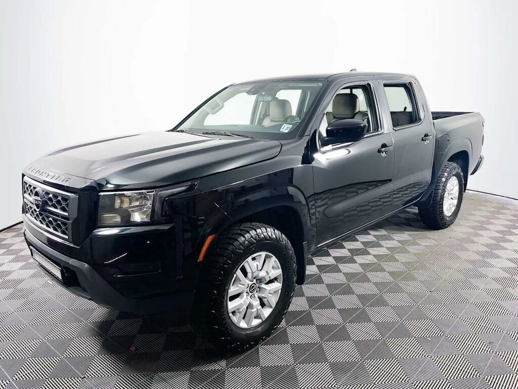 2022 Nissan Frontier S — photo 1 of 13