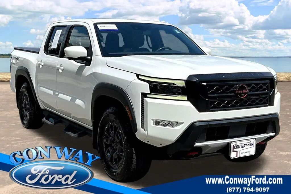 2023 Nissan Frontier PRO-4X — photo 1 of 26