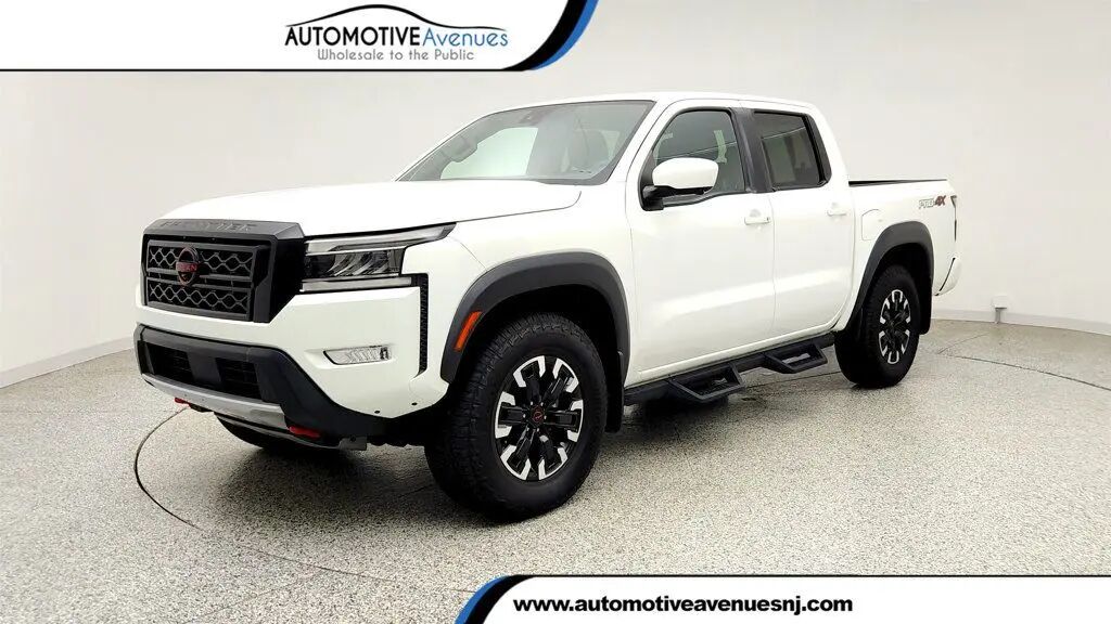 2023 Nissan Frontier PRO-4X — photo 1 of 13