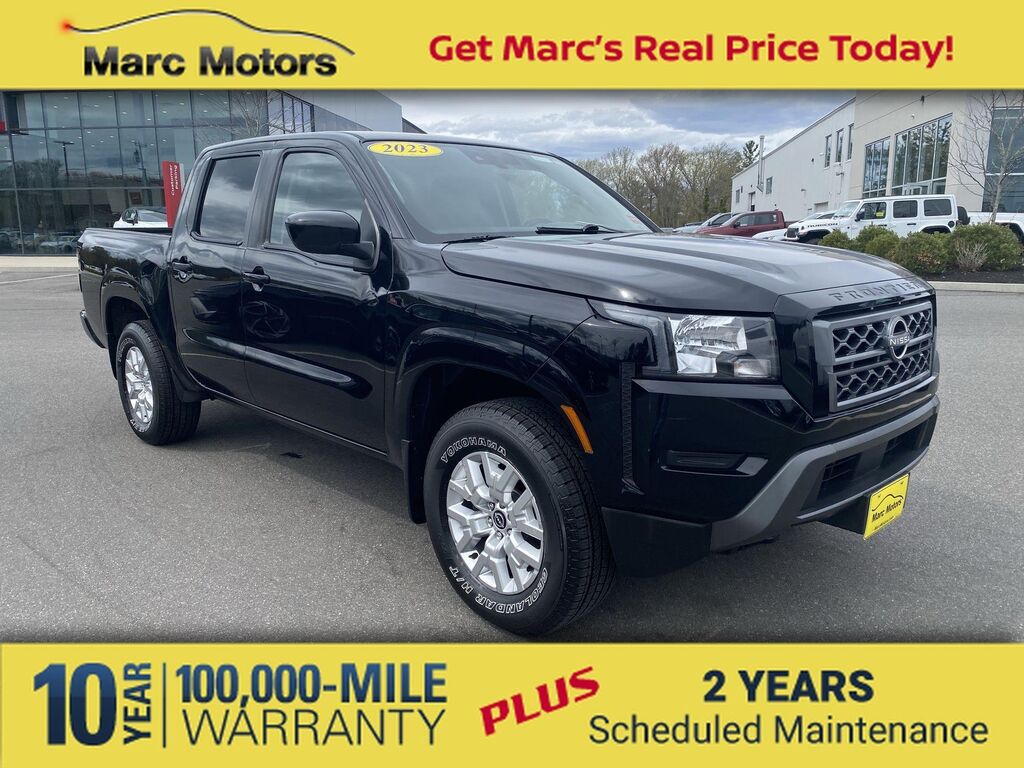 2023 Nissan Frontier PRO-4X — photo 1 of 13