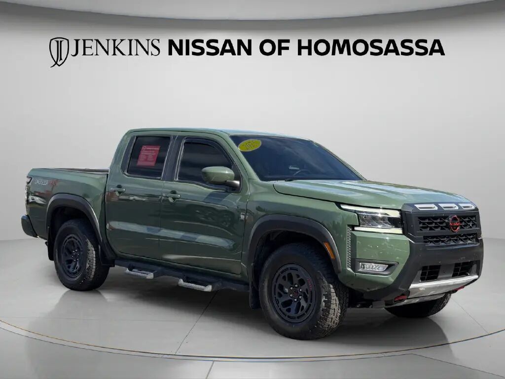 2025 Nissan Frontier PRO-4X — photo 1 of 13