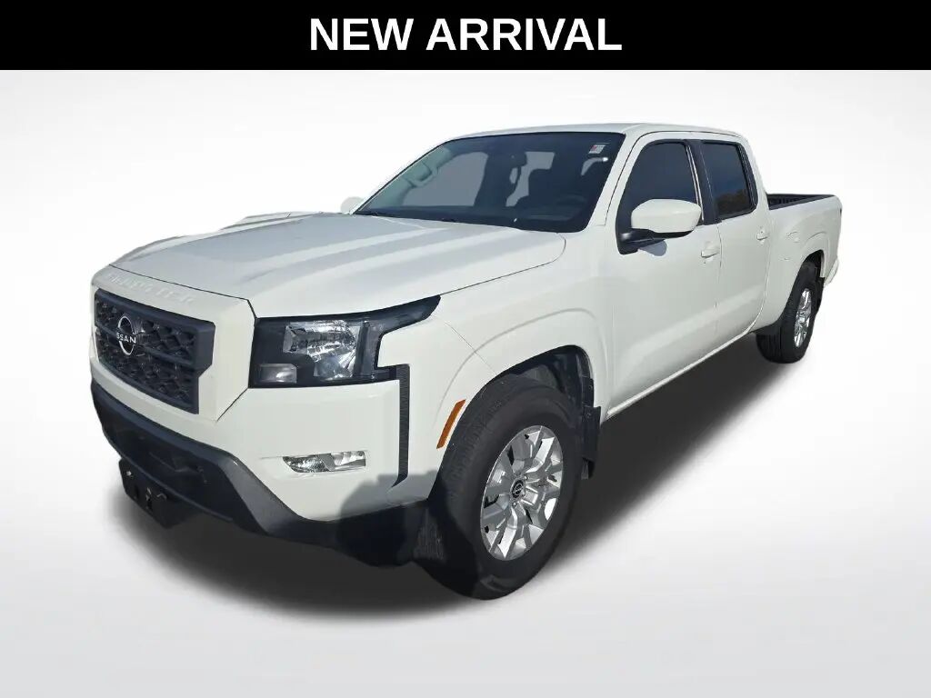 2022 Nissan Frontier SV — photo 1 of 13