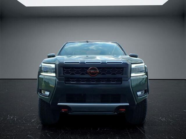 2025 Nissan Frontier PRO-4X — photo 1 of 12