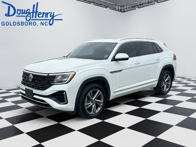 2024 Volkswagen Atlas Cross Sport SEL R-Line 4Motion — photo 1 of 26