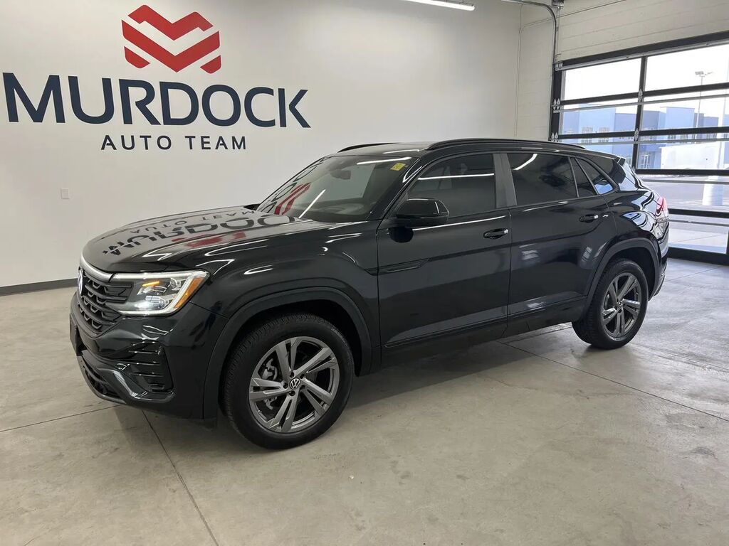 2025 Volkswagen Atlas Cross Sport SEL R-Line Black 4Motion — photo 1 of 13