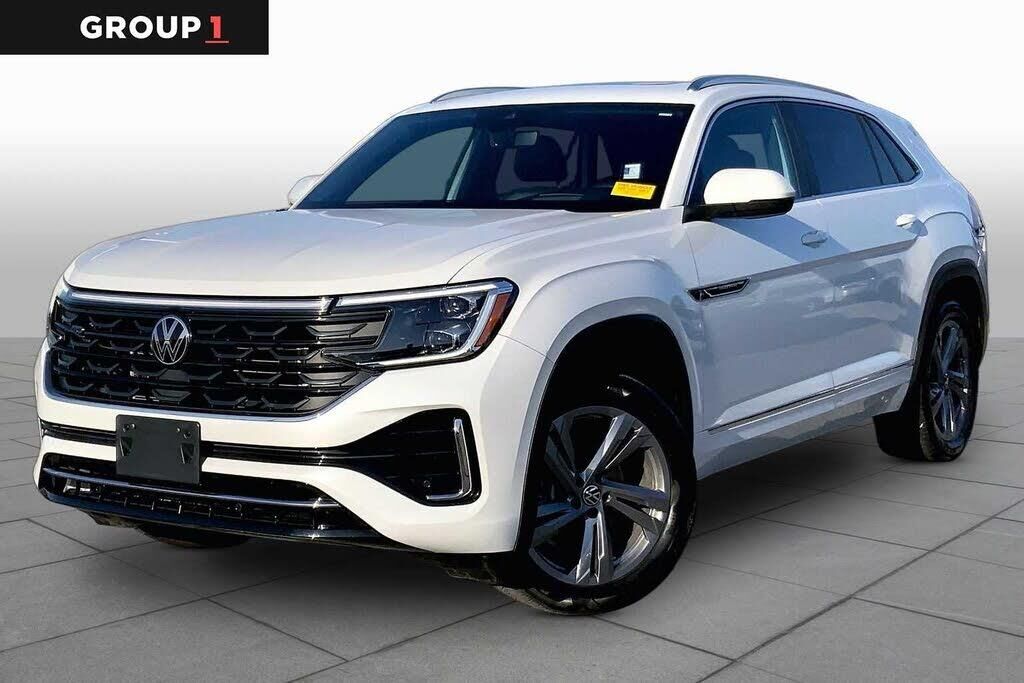 2024 Volkswagen Atlas Cross Sport SEL R-Line 4Motion — photo 1 of 13