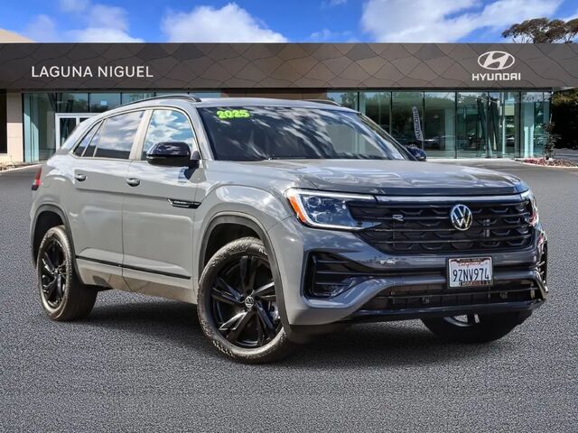2025 Volkswagen Atlas Cross Sport SEL R-Line Black 4Motion