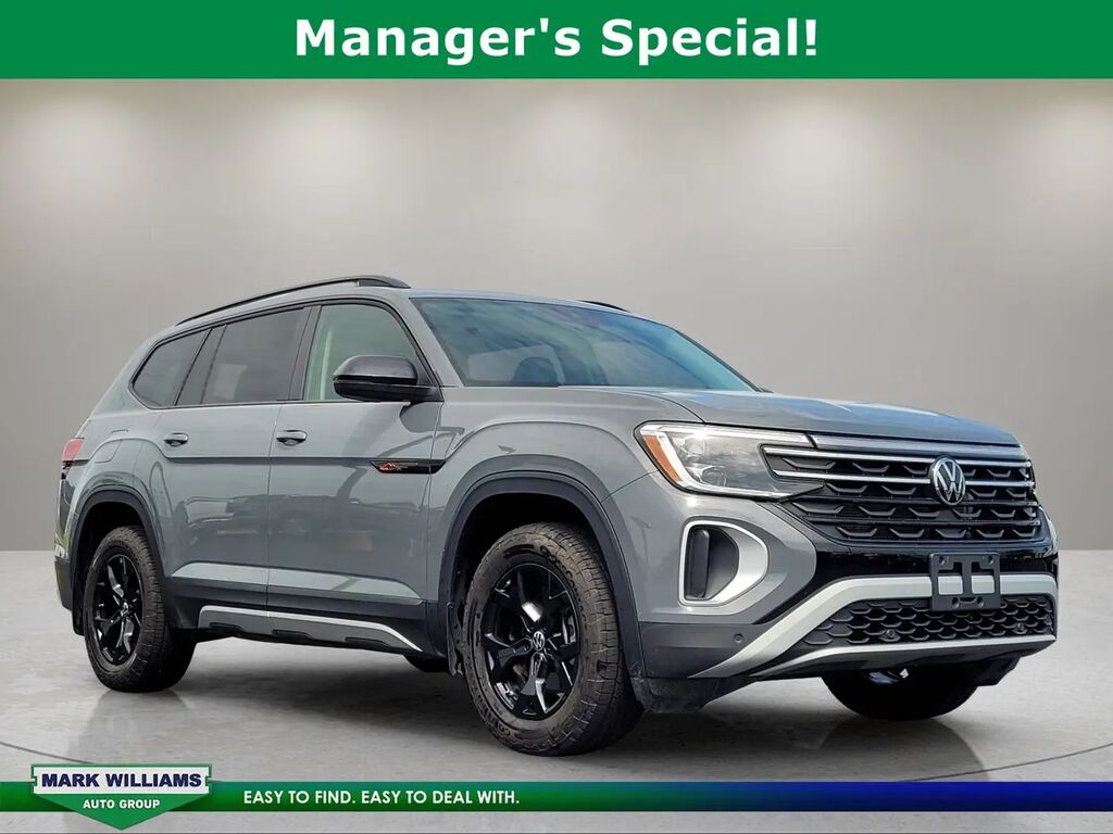 2024 Volkswagen Atlas Peak Edition SE 4Motion — photo 1 of 22