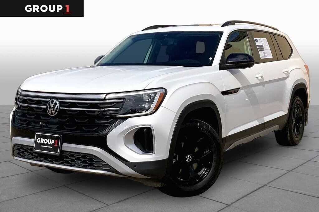 2024 Volkswagen Atlas Peak Edition SE 4Motion — photo 1 of 1
