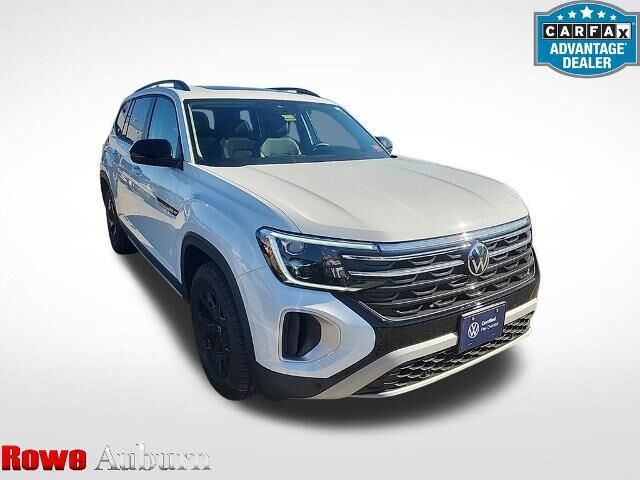 2025 Volkswagen Atlas Peak Edition 4Motion — photo 1 of 26