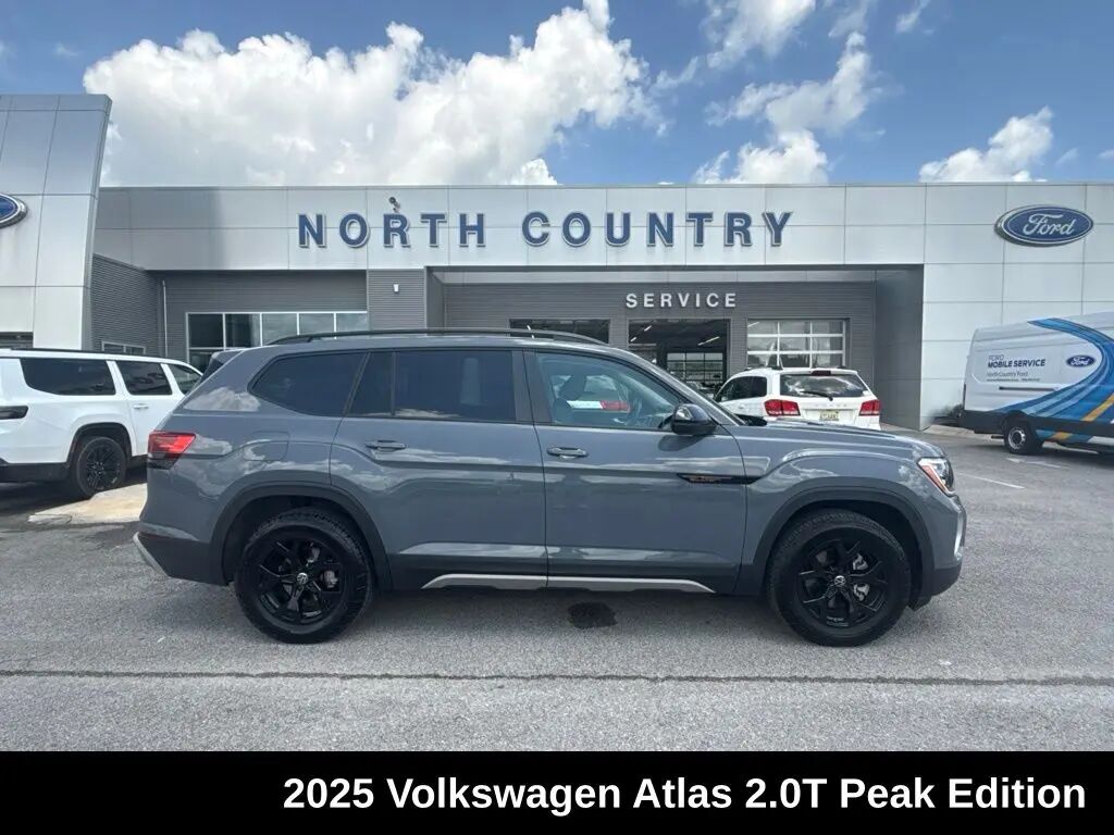 2025 Volkswagen Atlas Peak Edition 4Motion — photo 1 of 57