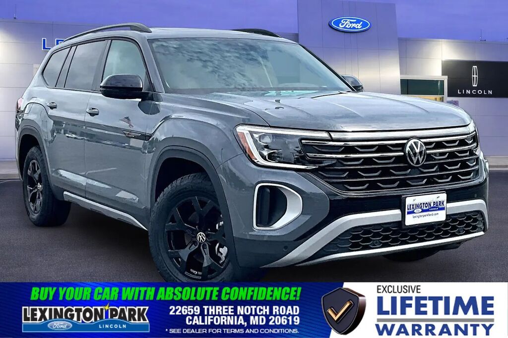 2025 Volkswagen Atlas Peak Edition 4Motion — photo 1 of 14