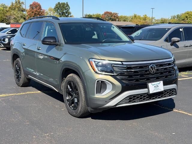 2024 Volkswagen Atlas Peak Edition SE 4Motion