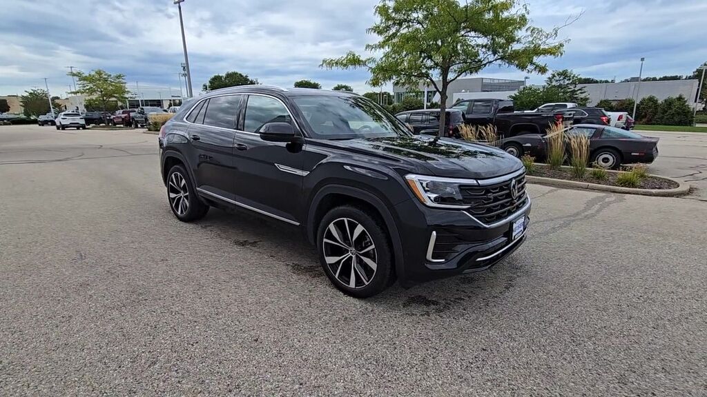 2024 Volkswagen Atlas Cross Sport 2.0T SEL Premium R-Line — photo 1 of 7