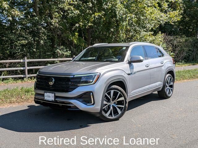 2025 Volkswagen Atlas Cross Sport SEL Premium R-Line 4Motion — photo 1 of 13