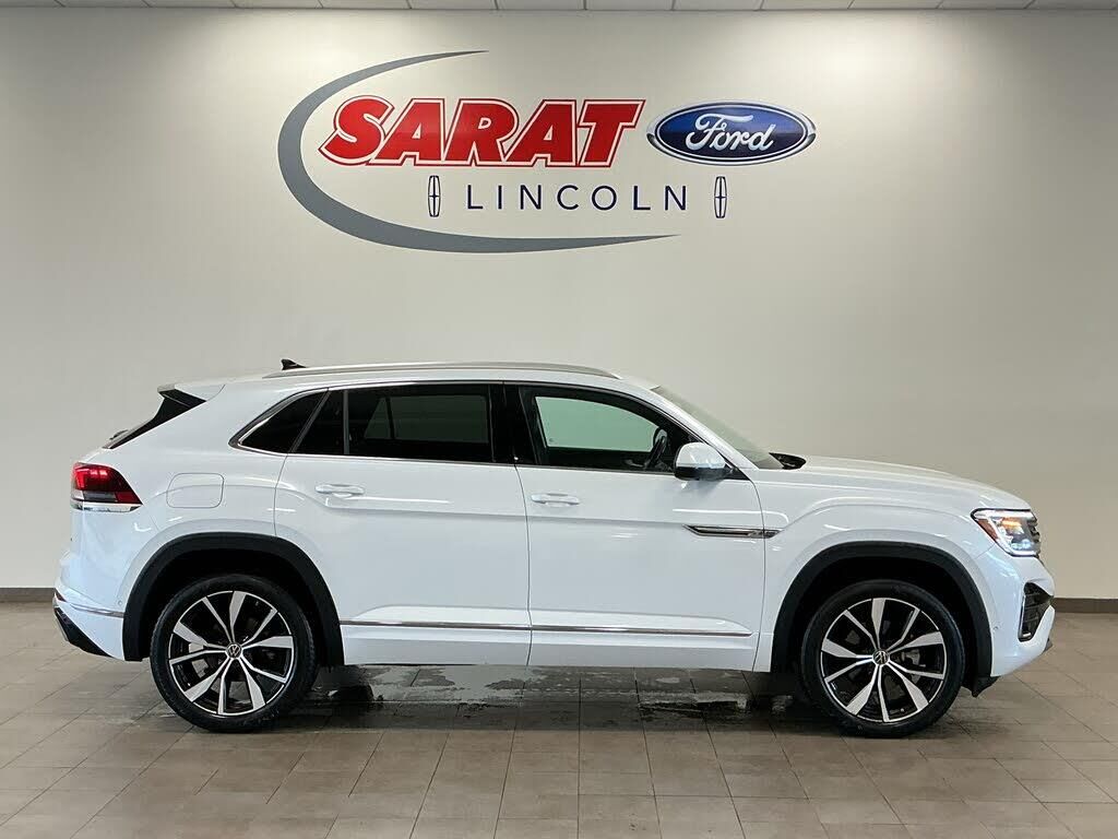 2024 Volkswagen Atlas Cross Sport SEL Premium R-Line 4Motion — photo 1 of 1