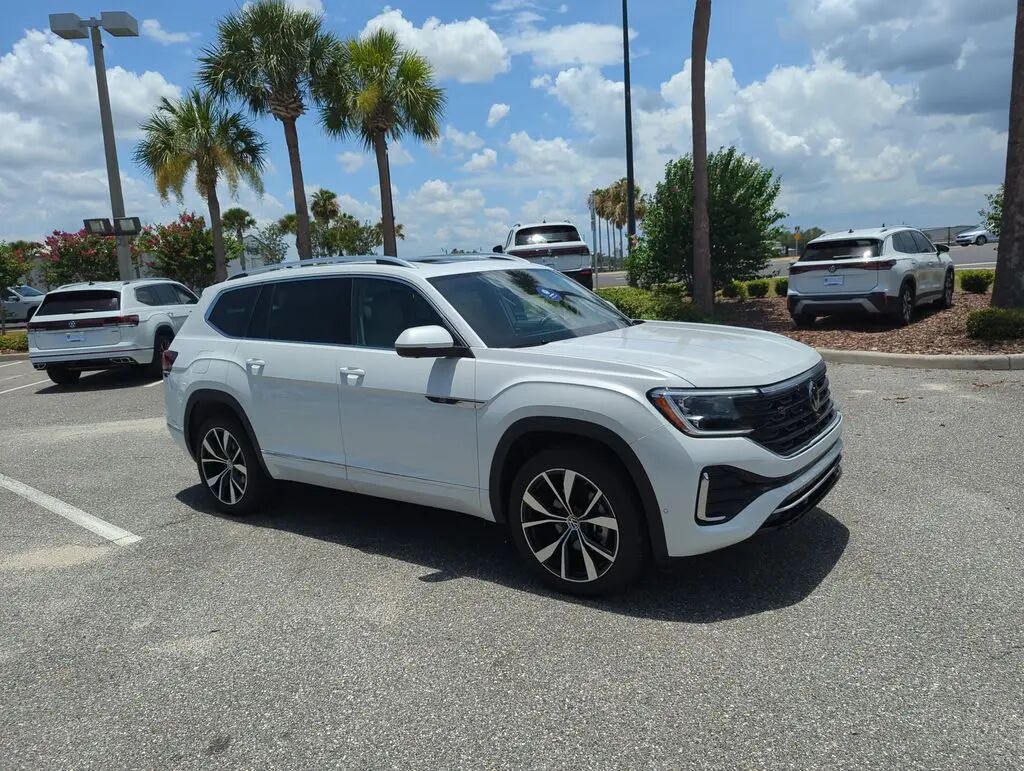 2026 Volkswagen Atlas SEL Premium R-Line 4Motion — photo 1 of 10