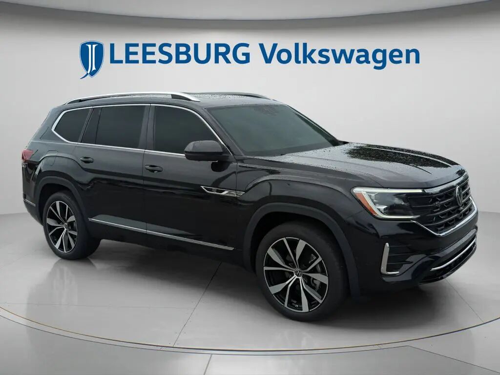 2026 Volkswagen Atlas SEL Premium R-Line 4Motion — photo 1 of 8