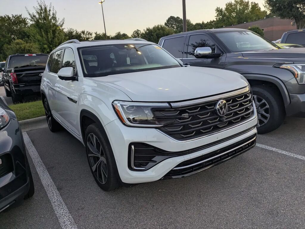 2024 Volkswagen Atlas SEL Premium R-Line 4Motion — photo 1 of 4